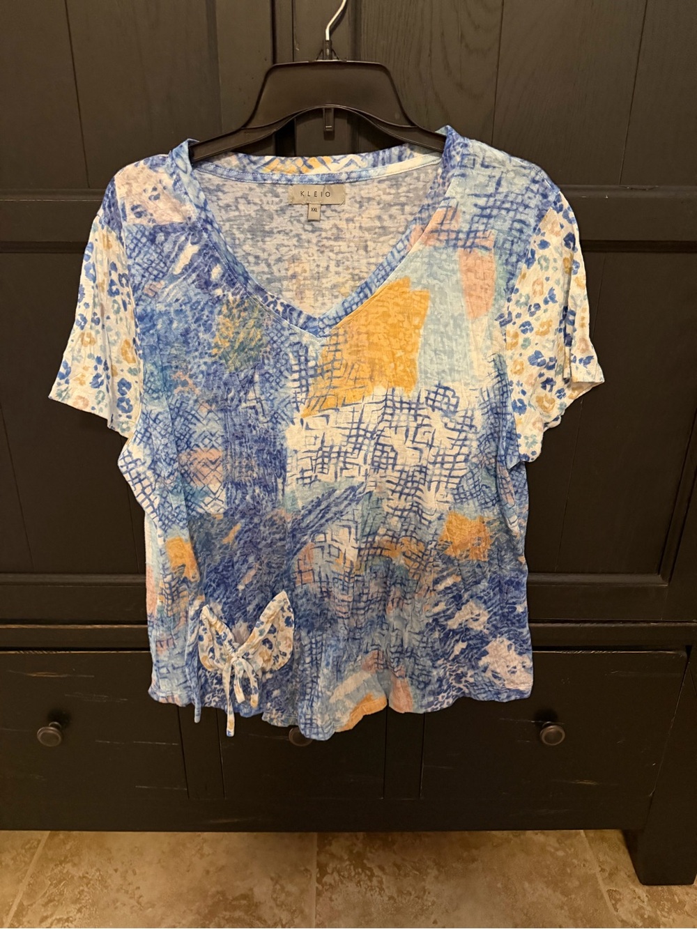 Kleio Blue & Peach V-Neck Short Sleeve Top